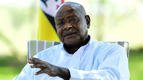 Pena de muerte, criminalización de la homosexualidad, terapias de conversión y más: el presidente de Uganda firma una de las leyes anti-LGBTQ más duras del mundo